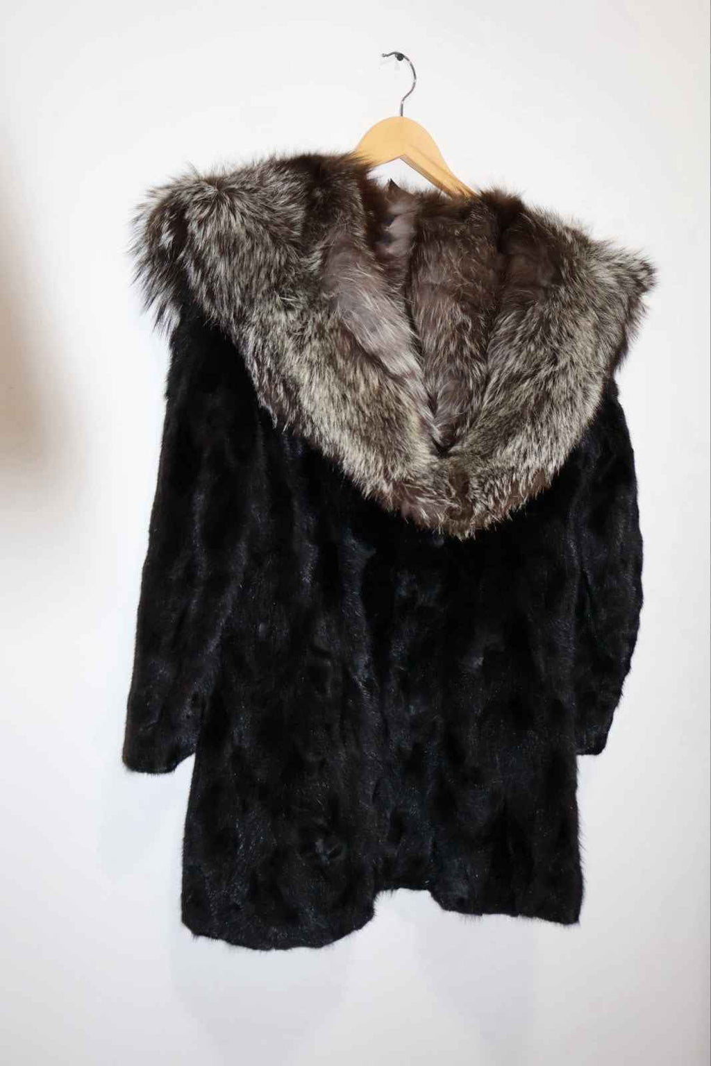BEAUTIFUL Vintage Silver Fox And Mink Fur Coat Real Fur Hooded