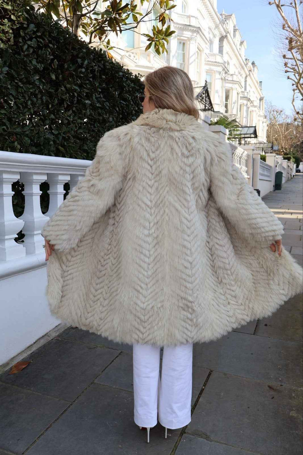 Carrie Bradshaw Style Long White Vintage Fox Fur Coat Size L