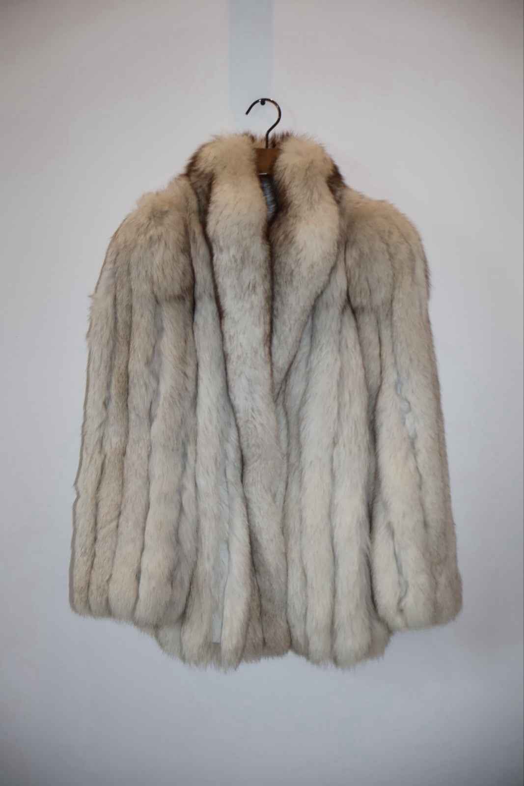 EXCEPTIONAL ARCTIC FOX Vintage Fur Coat, Extremely Fluffy And Soft
