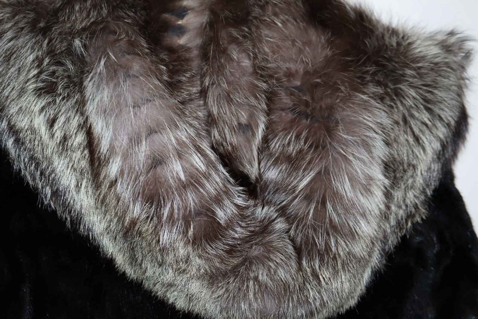 BEAUTIFUL Vintage Silver Fox And Mink Fur Coat Real Fur Hooded