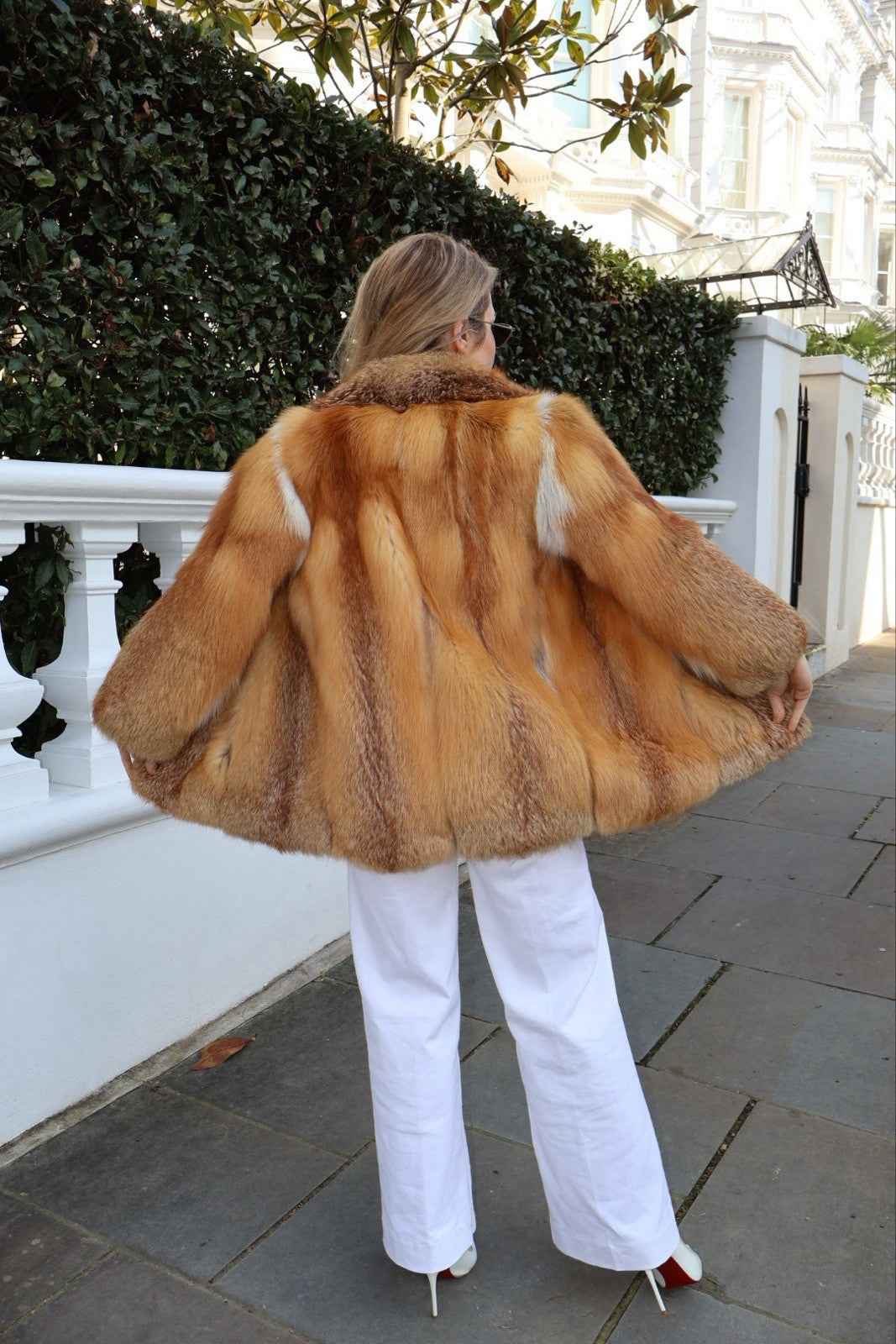 STUNNINT Fiery Red Fox Stunning Fluffy Fur Real Vintage Fur Coat