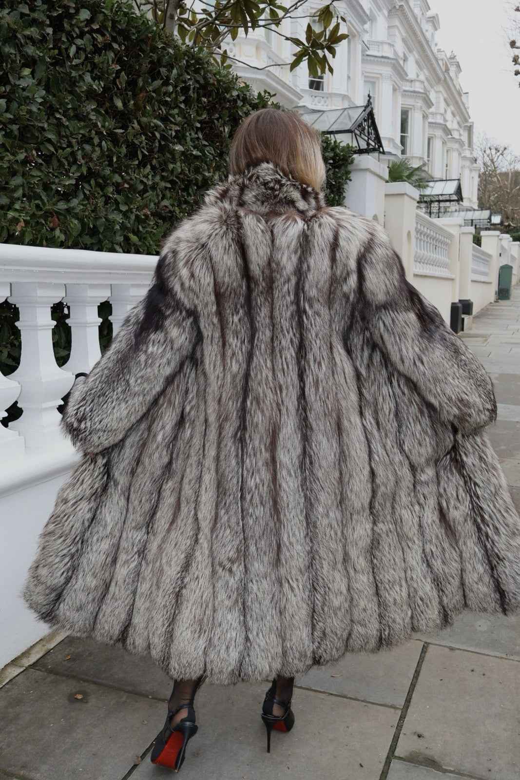 INCREDIBLE Full Length Silver Fox Vintage Real Fur Coat Size Small #82